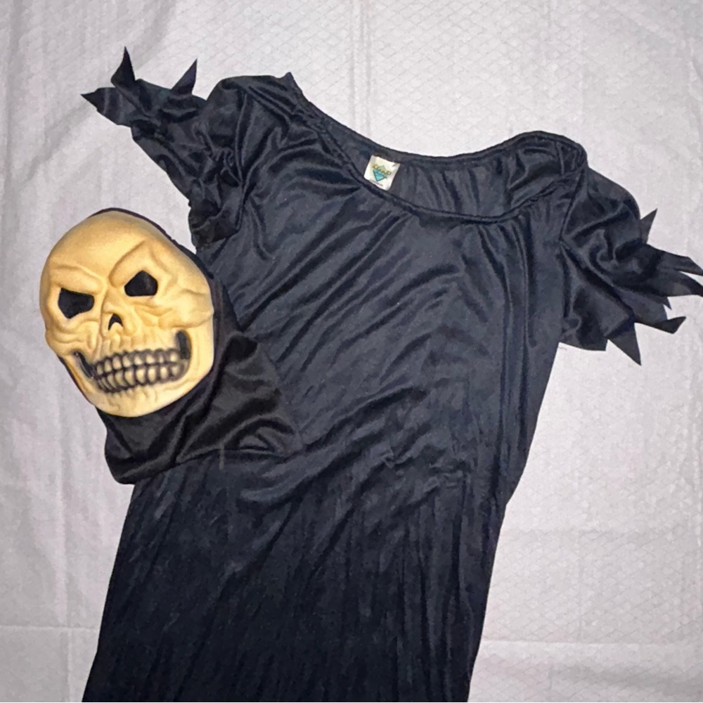 2 Pc Disguise Short Sleeve Black Dress Cloak Jagged Edge Hems & Hooded Mask OS